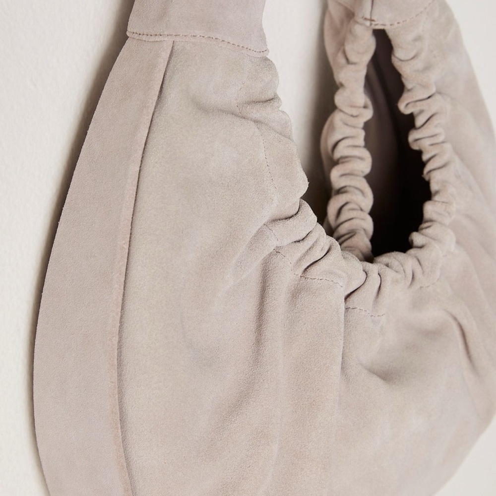 Free People Shiloh Ruched Slouchy Shoulder Bag in Color Mushroom 🍄‍🟫 - Picture 3 of 4